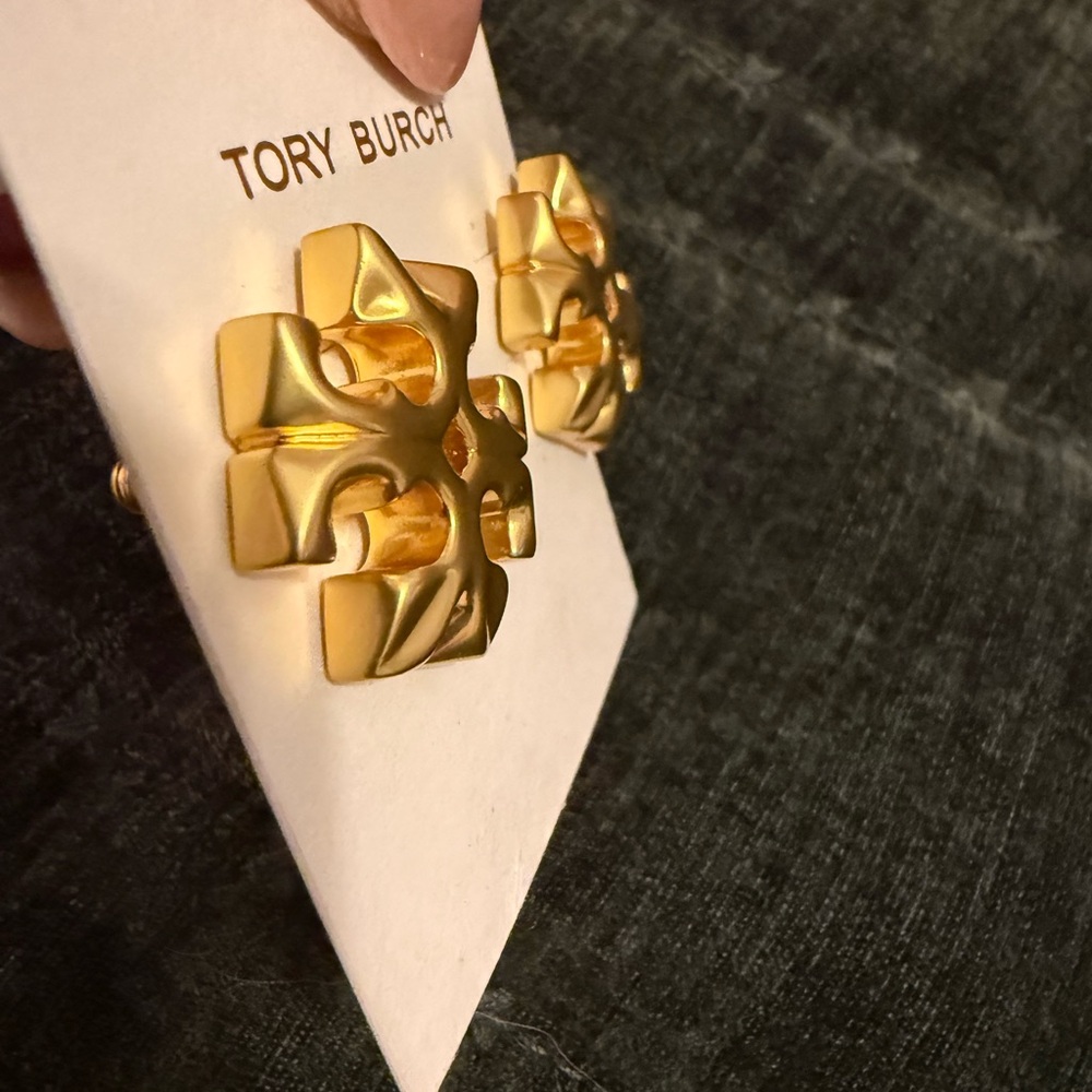 Tory Burch Gold Logo stacked T Logo Earrings studs Roxanne dress - Picture 4 of 5